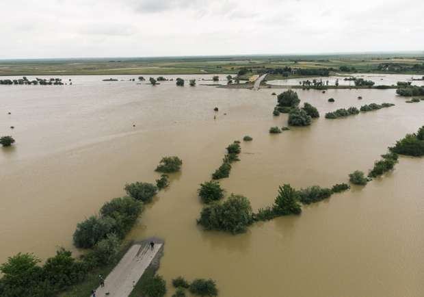 УЖИВО: У 20 градова и општина ВАНРЕДНА ситуација због поплава, појавила се нова жаришта; Пронађено тело старице из Студенице, за њеним супругом се још трага